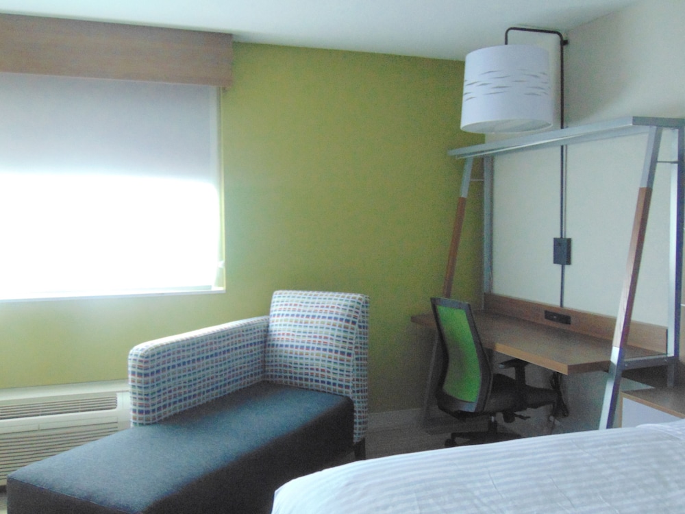 Holiday Inn Express & Suites Wapakoneta by IHG - photo 31