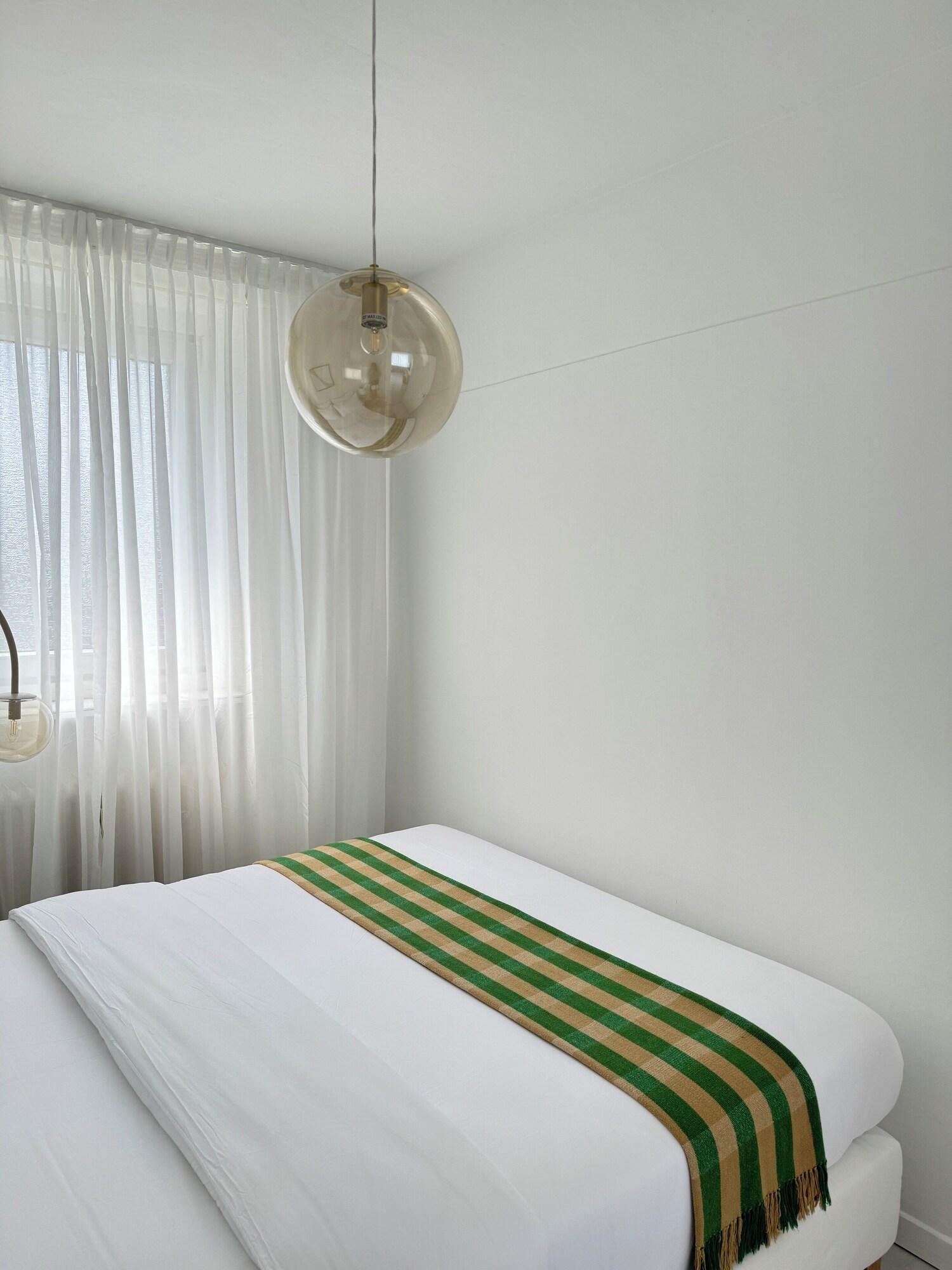 Stylish and Modern 2 Room Apartment in Wuppertal City Center — 4-Star Luxury Hotel in Wuppertal, Germany
