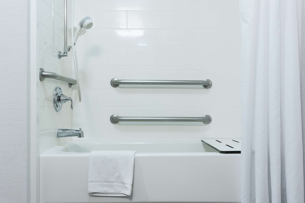 Hampton Inn Brooksville Dade - photo 48