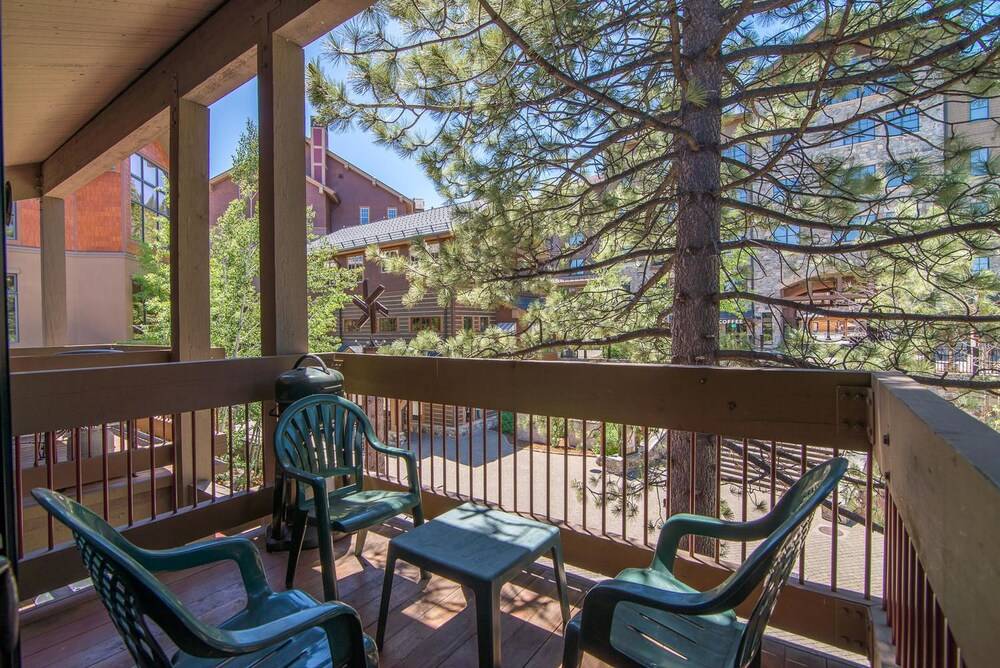 Modern Hotel Style Studio Timber Creek Lodge #210 by RedAwning - photo 14
