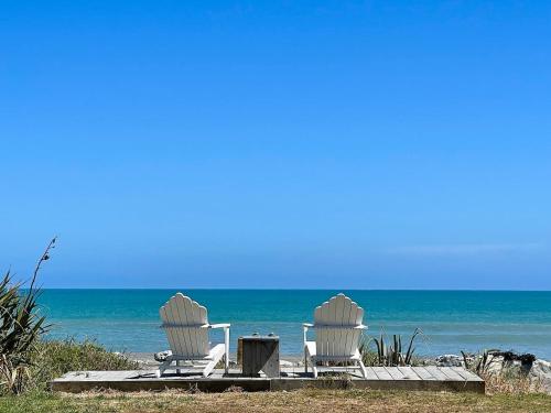 Beachfront Retreat on Revell — 4-Star Luxury Hotel in Hokitika, New Zealand