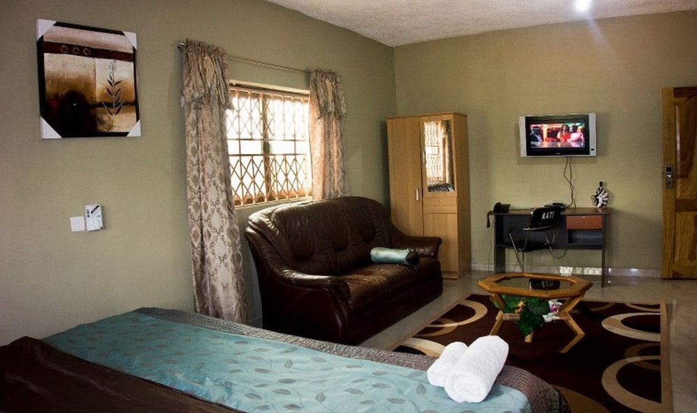 Telecentre Hotel Double Room — Konongo — photo 5