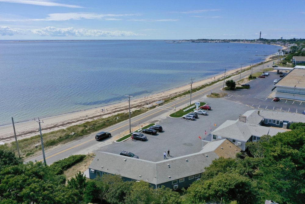 Breakwater Hotel - photo 31