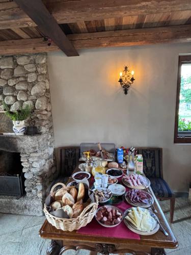 Chalet Valchiavenna — 4-Star Luxury Hotel in San Cassiano, Italy