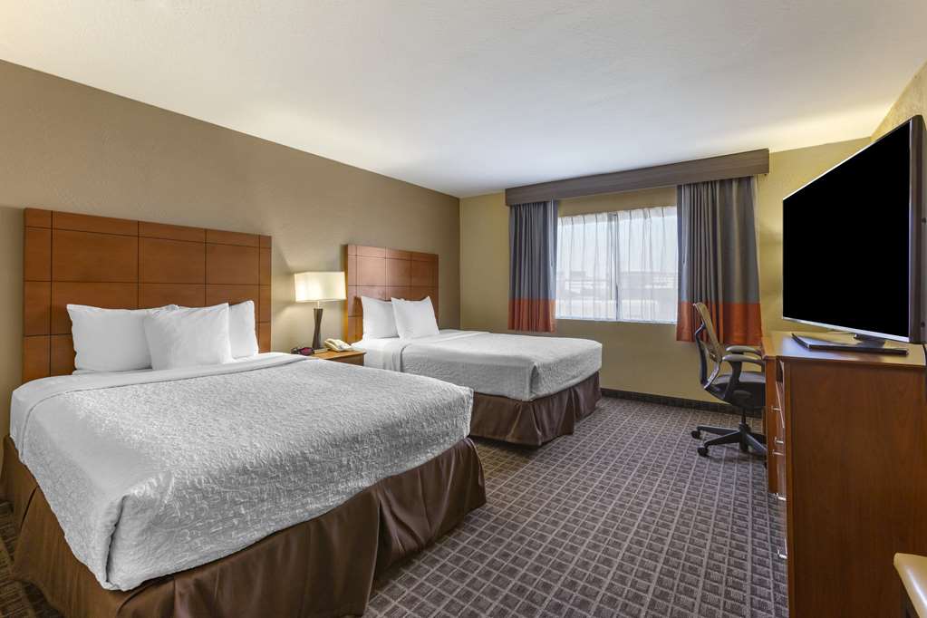 Best Western Plus Scottsdale Thunderbird Suites - photo 13