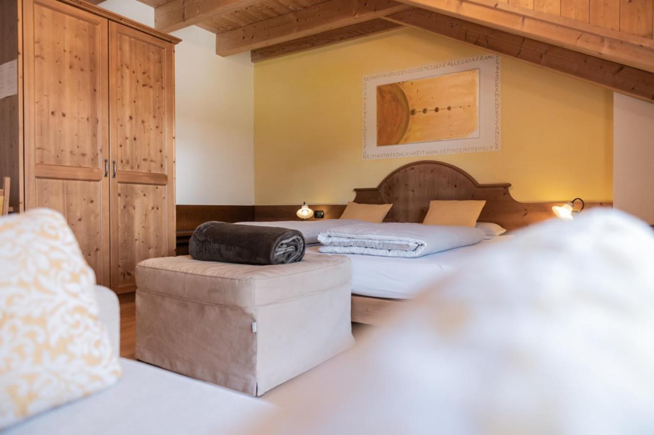 Les Gomines BB — 4-Star Luxury Hotel in San Vigilio, Italy