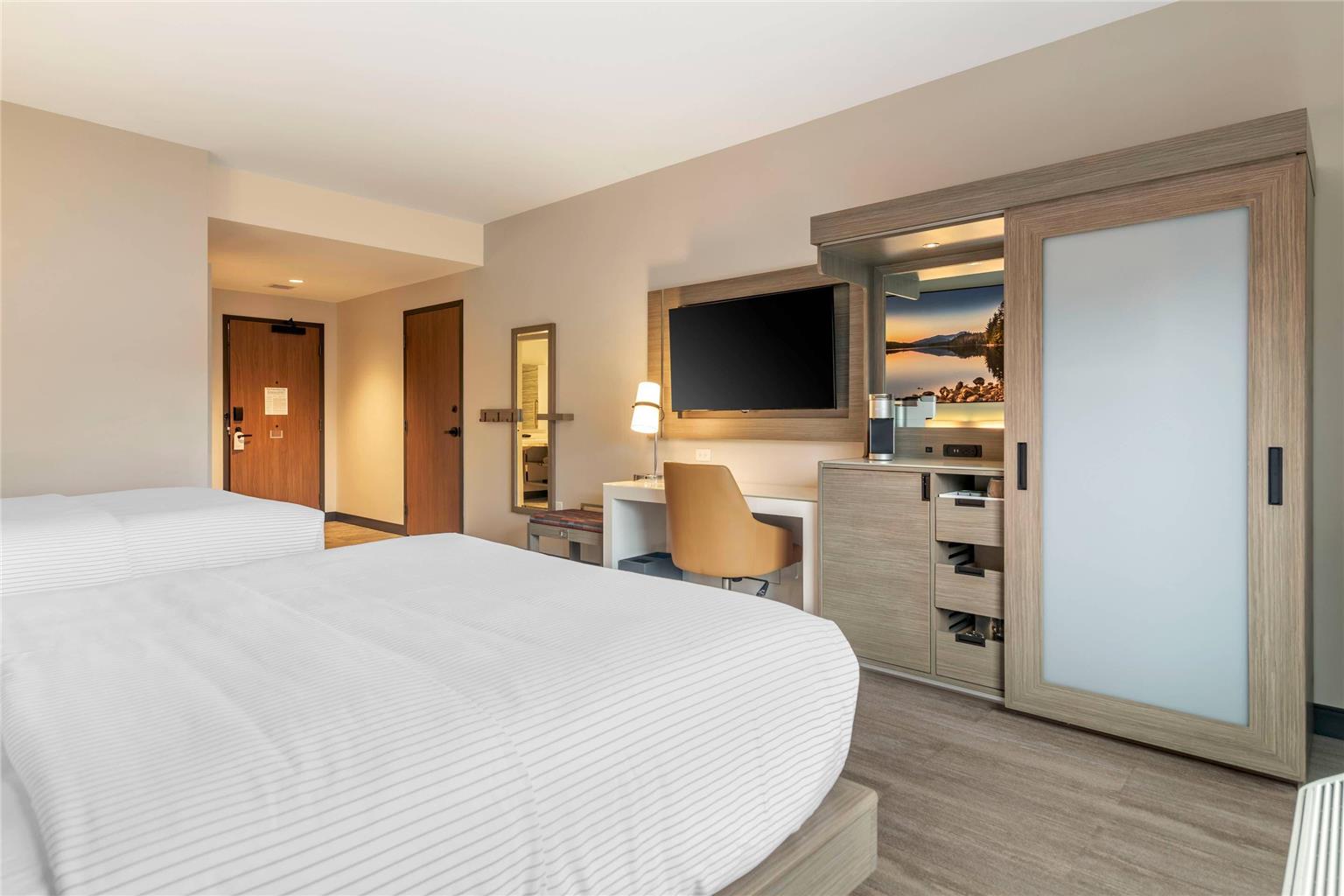 Cambria Hotel Lake Placid Lakeside Resort - photo 19