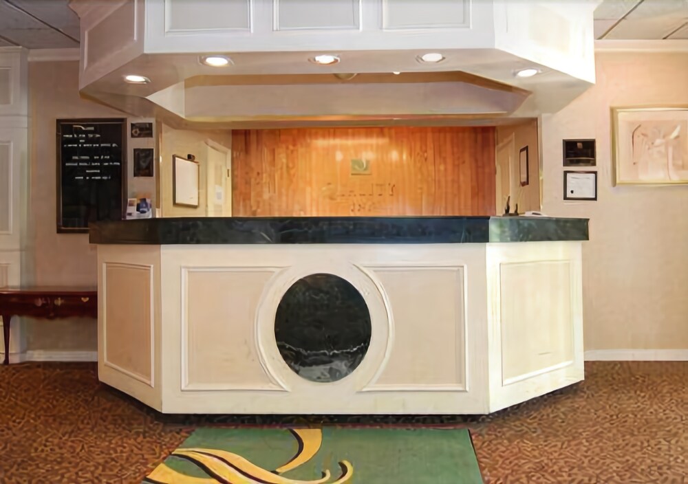 FairBridge Inn & Suites Poconos - photo 3