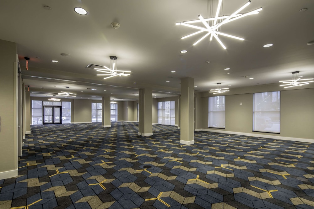 DoubleTree by Hilton Hotel & Suites Pittsburgh Downtown - photo 56