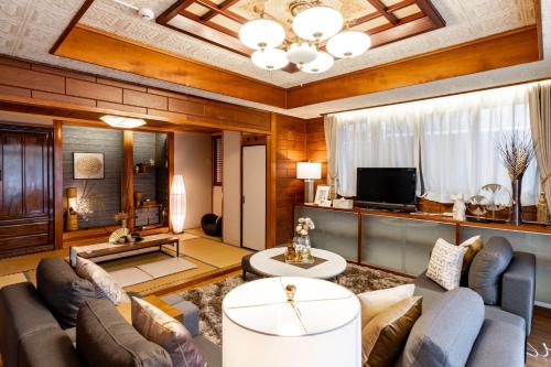 Asahi House 2Nd Floor Vacation Stay 92767 — 4-Star Luxury Hotel in Naha, Japan