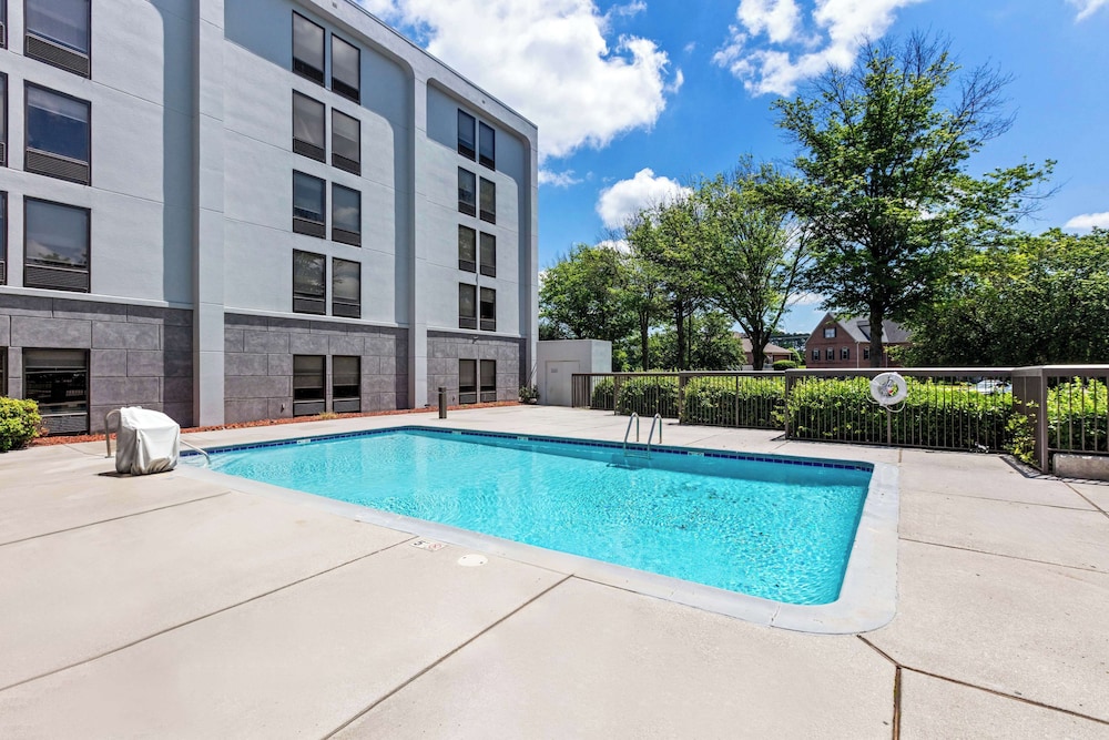 Hampton Inn Knoxville Airport - photo 20