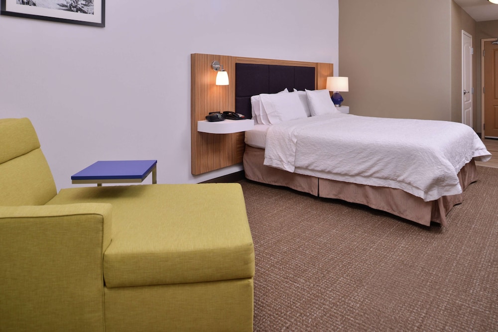 Hampton Inn & Suites Woodland Sacramento Area - photo 27