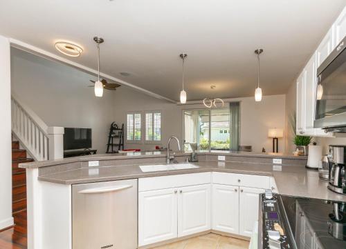 Villa Olina 3 Bedroom Walking Distance From Lagoons 30 day Minimum Vacation Rental — 4-Star Luxury Hotel in Kapolei, United States