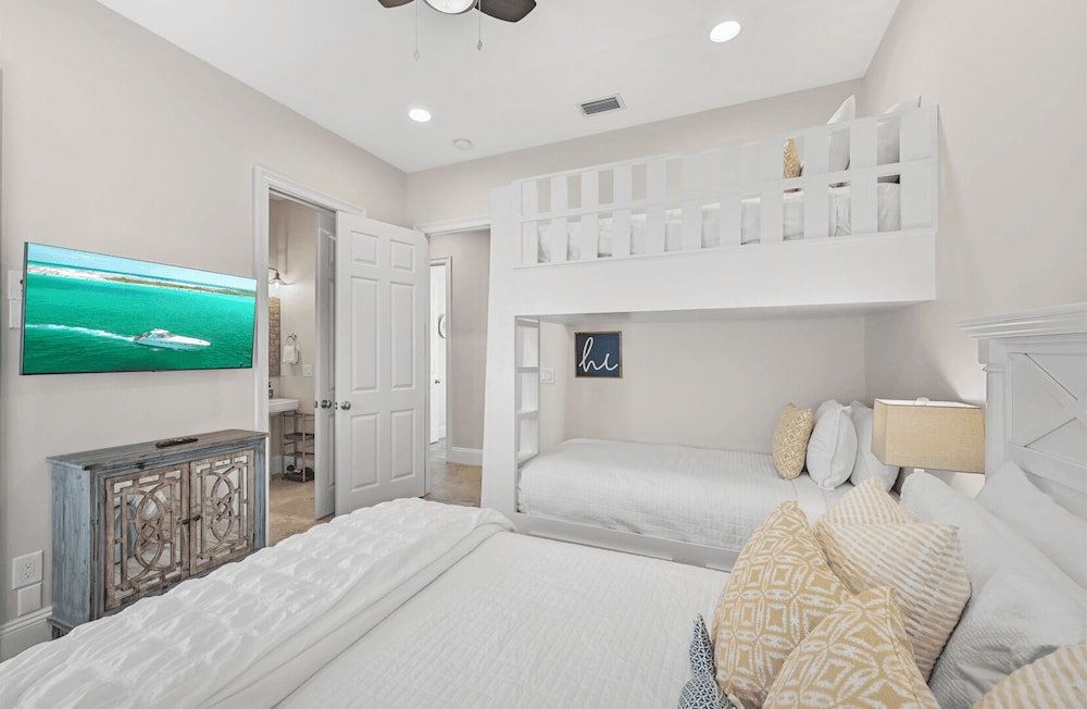 Walk to Seacrest Beach Resort Pool Modern 3bdr Free Wheelin by Avantstay - photo 15
