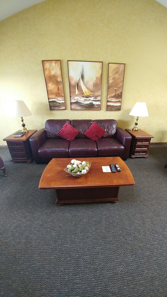 Snug Harbor Inn - photo 12