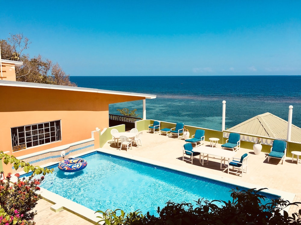 The Villa At Pineapple Cove Resort — hotel in Oracabessa