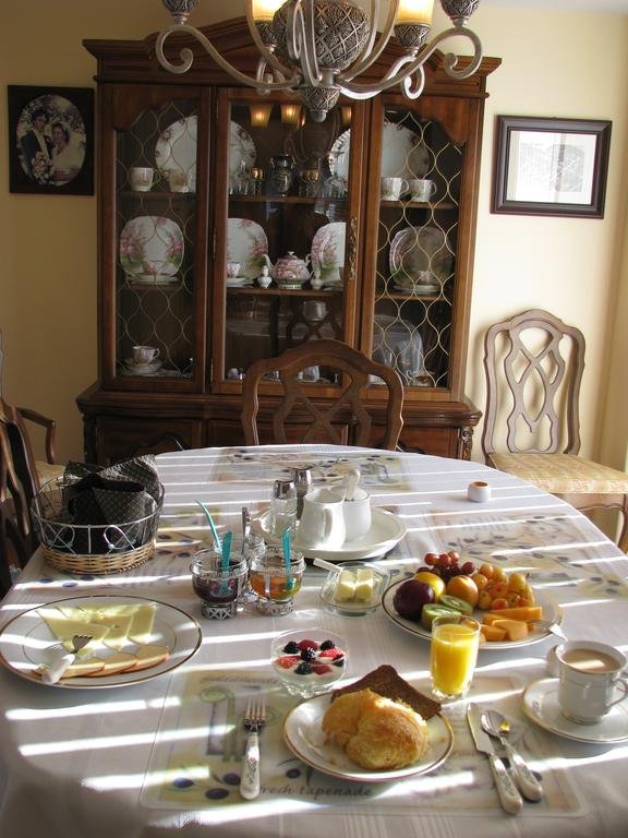 House Victoria B&B — 4-Star Luxury Hotel in Penticton, Canada