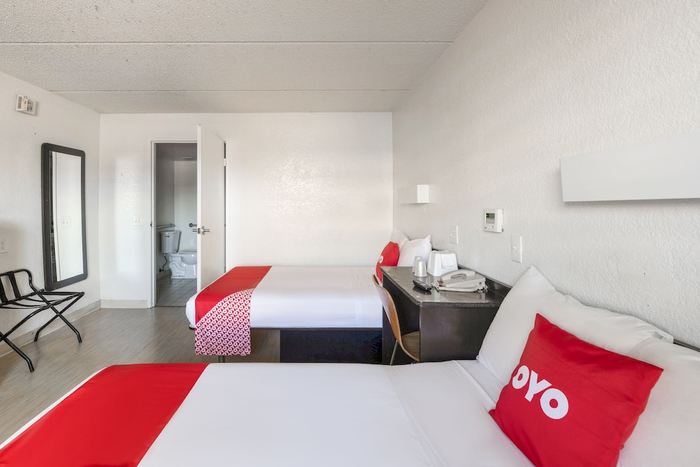 OYO Hotel Houston Katy Freeway - photo 6