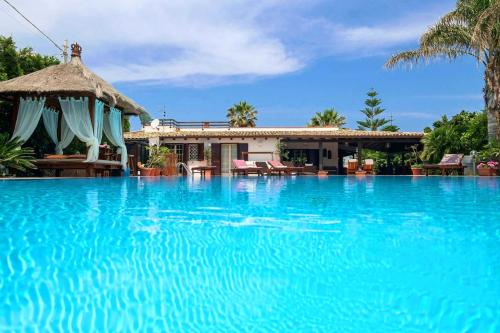 Rumah Saya in Campofelice Di Roccella, Italy