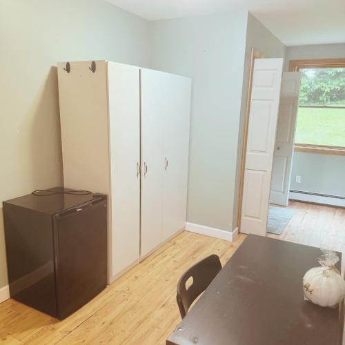 Quiet Cozy Stay Spacious Home Near Beach & Shops — Hamden — photo 4