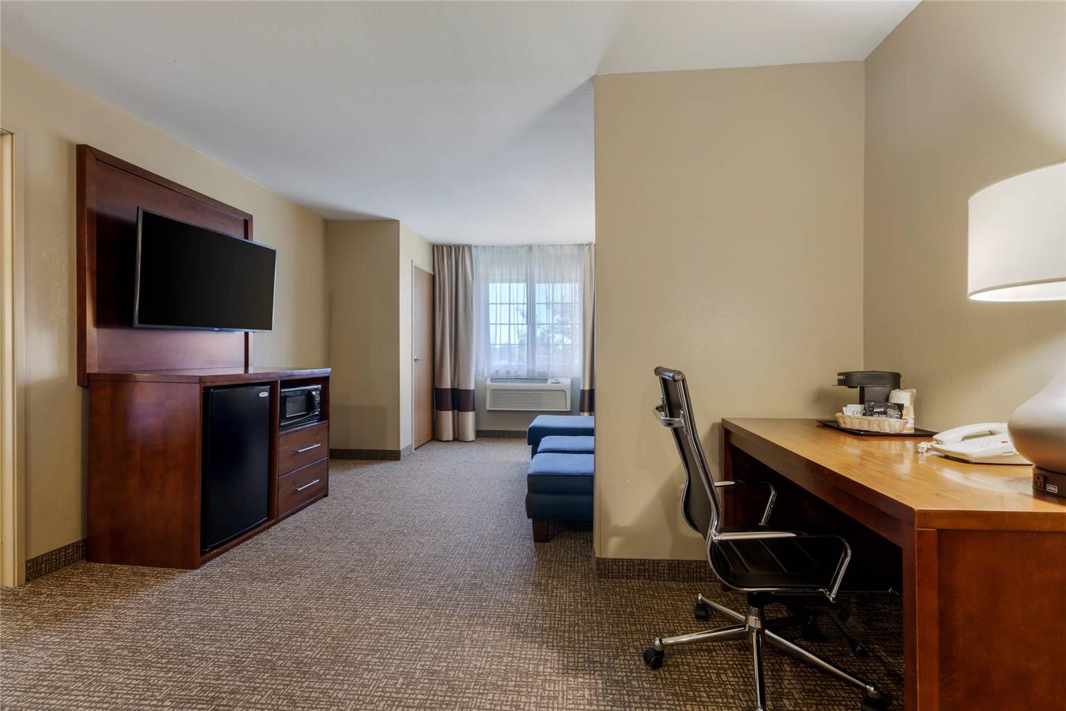Comfort Suites Johnson Creek Conference Center - photo 16