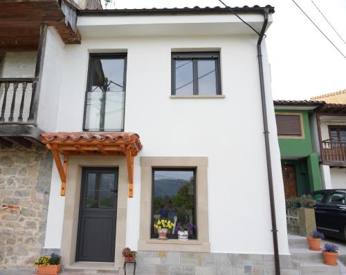 La Casina de Tomas - carbon neutral hotel in Colunga