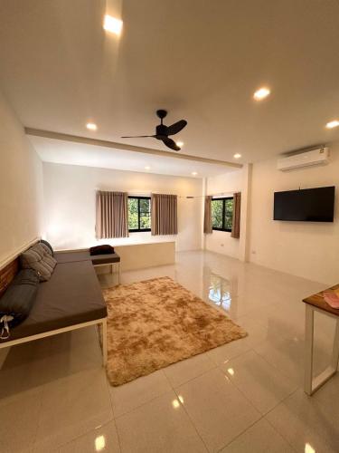 White Villa at the heart of Koh Phangan — 4-Star Luxury Hotel in Ko Pha Ngan, Thailand