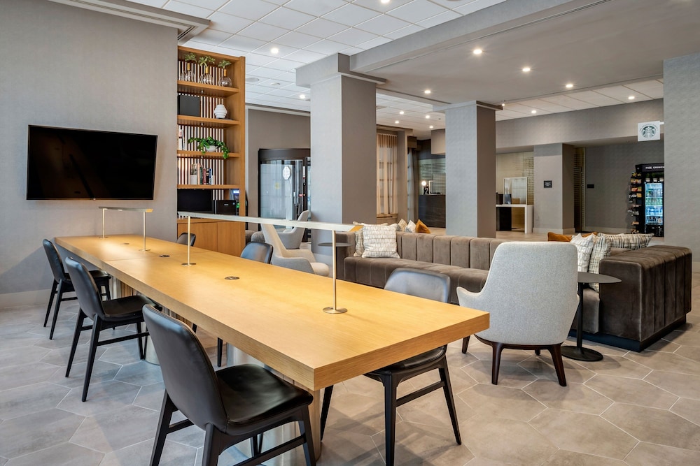 Sheraton Suites Wilmington Downtown - photo 2