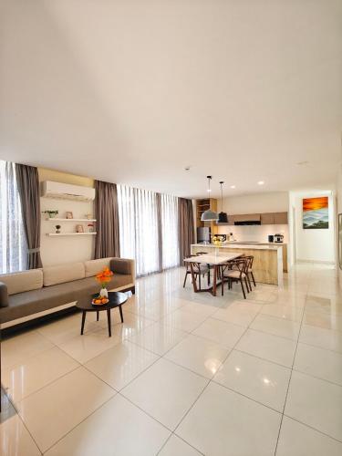 Oceanami Villas & Beach Club Long Hai at 1 3 4 Bedroom & 5 6 Bedroom Beachfront private pool — 4-Star Luxury Hotel in Vung Tau, Vietnam