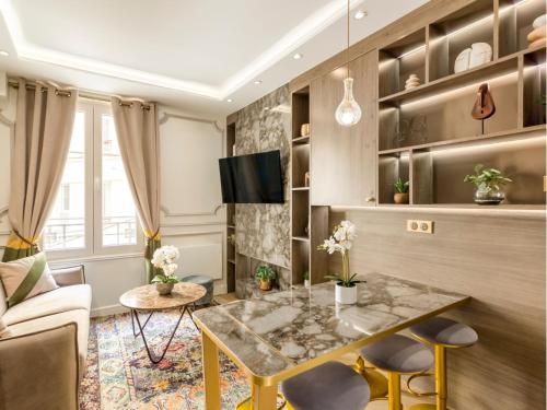 Luxury 2 Bedroom Notre Dame — 4-Star Luxury Hotel in Paris, France