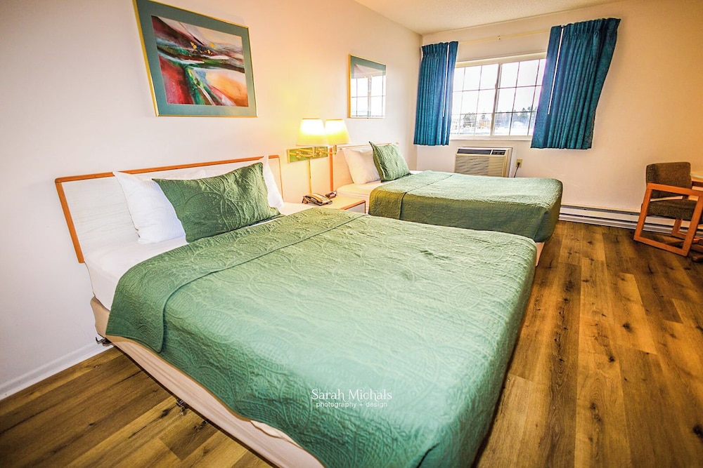 Mountain Host Motor Inn - photo 12
