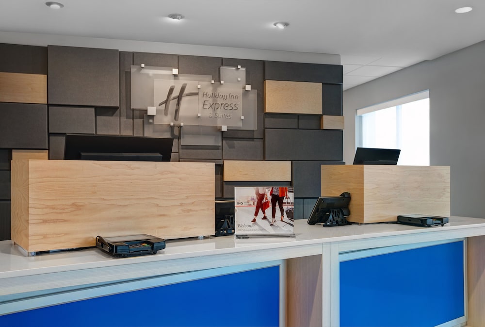 Holiday Inn Express & Suites Milwaukee Brookfield by IHG - photo 50
