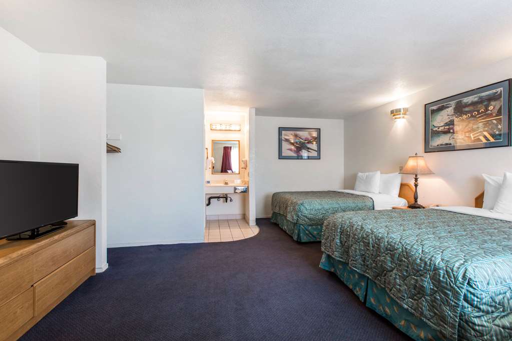 Rodeway Inn Beaumont 1 10 - photo 18
