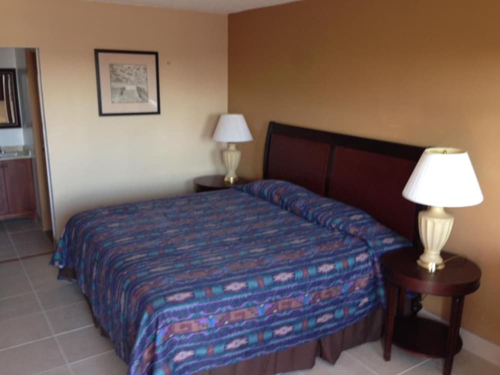Cloud 9 Inn - photo 13