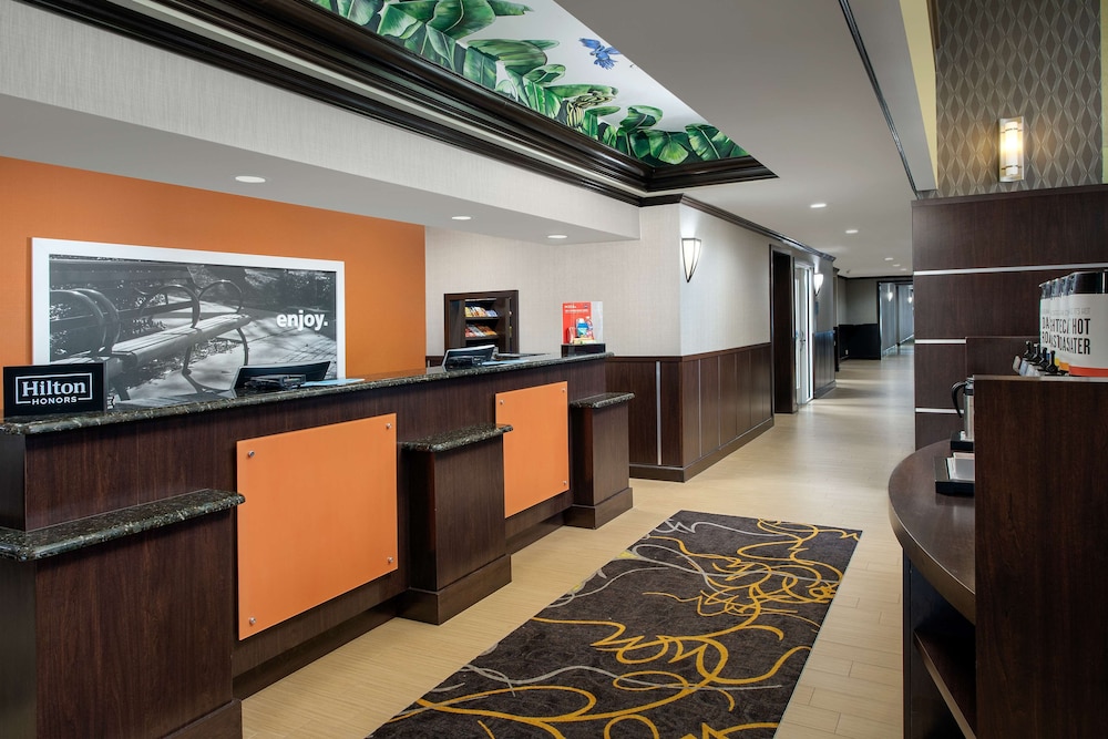 Hampton Inn & Suites Lake City - photo 2