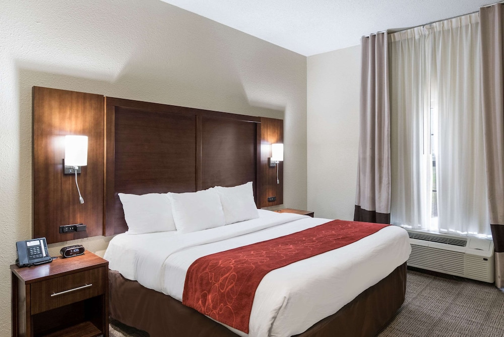 Comfort Suites Monroe - photo 35