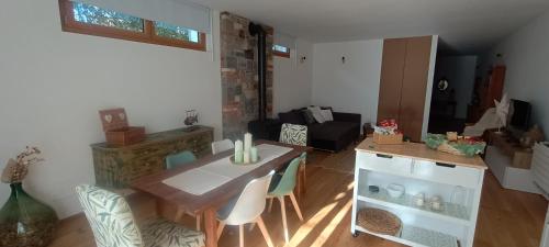 Casa Noa appartamento con giardino privato — 4-Star Luxury Hotel in Gemonio, Italy