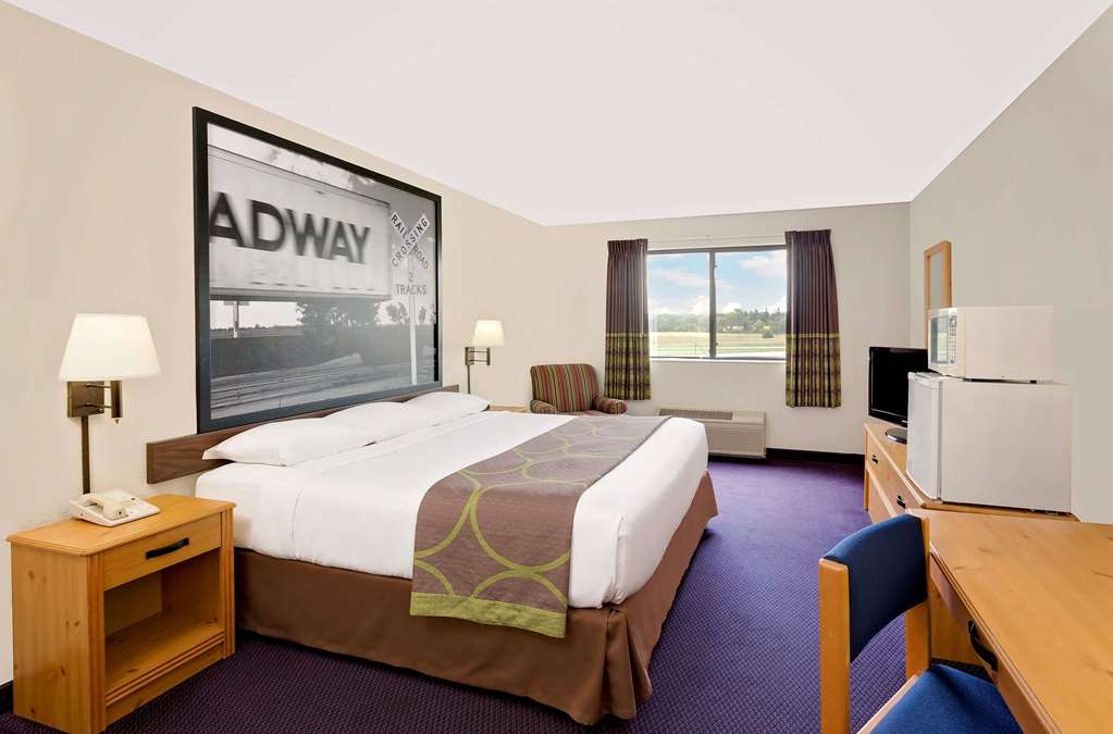 Super 8 by Wyndham St. James - photo 10