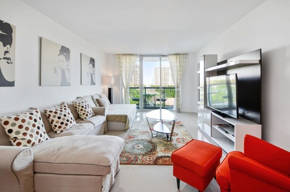 2 Bedroom Bay View Or620 Condo — 4-Star Luxury Hotel in Sunny Isles Beach, United States