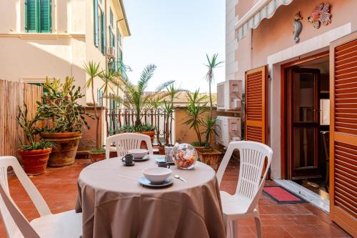 Terrazza Privata A 2 Passi dal mare Versilia Royal — 4-Star Luxury Hotel in Viareggio, Italy