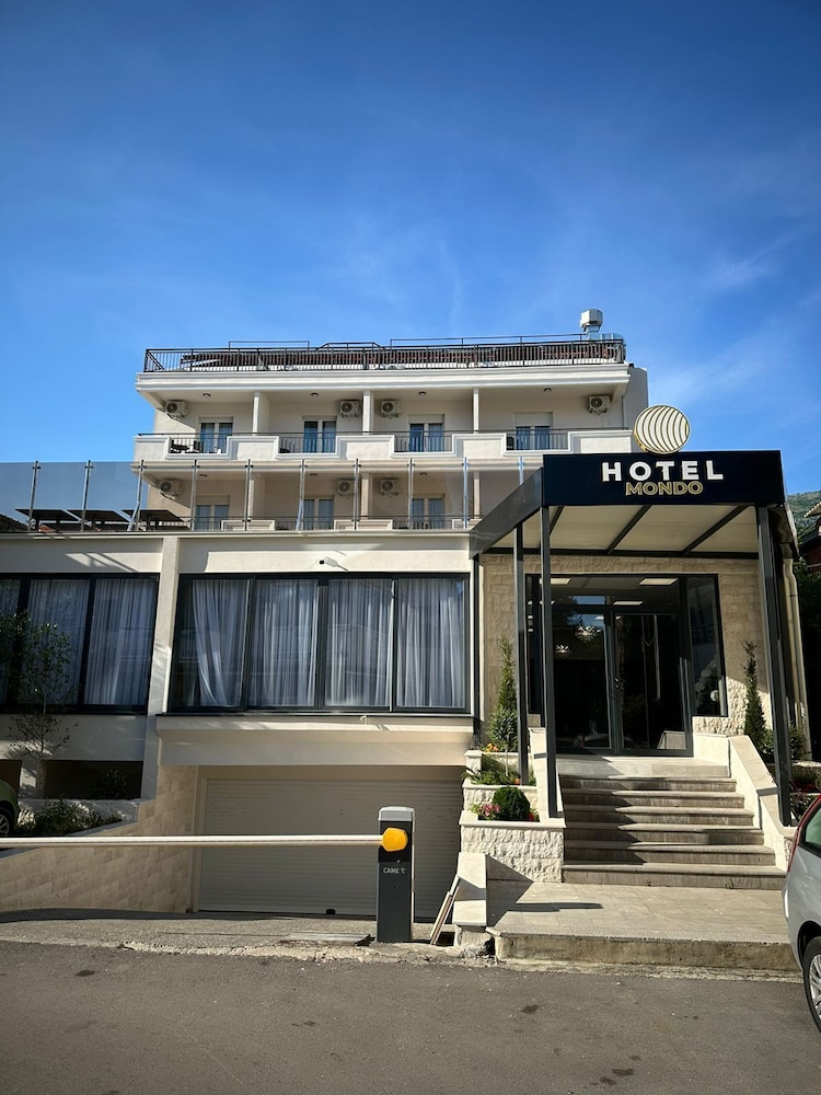 Hotel Mondo in Budva, Montenegro