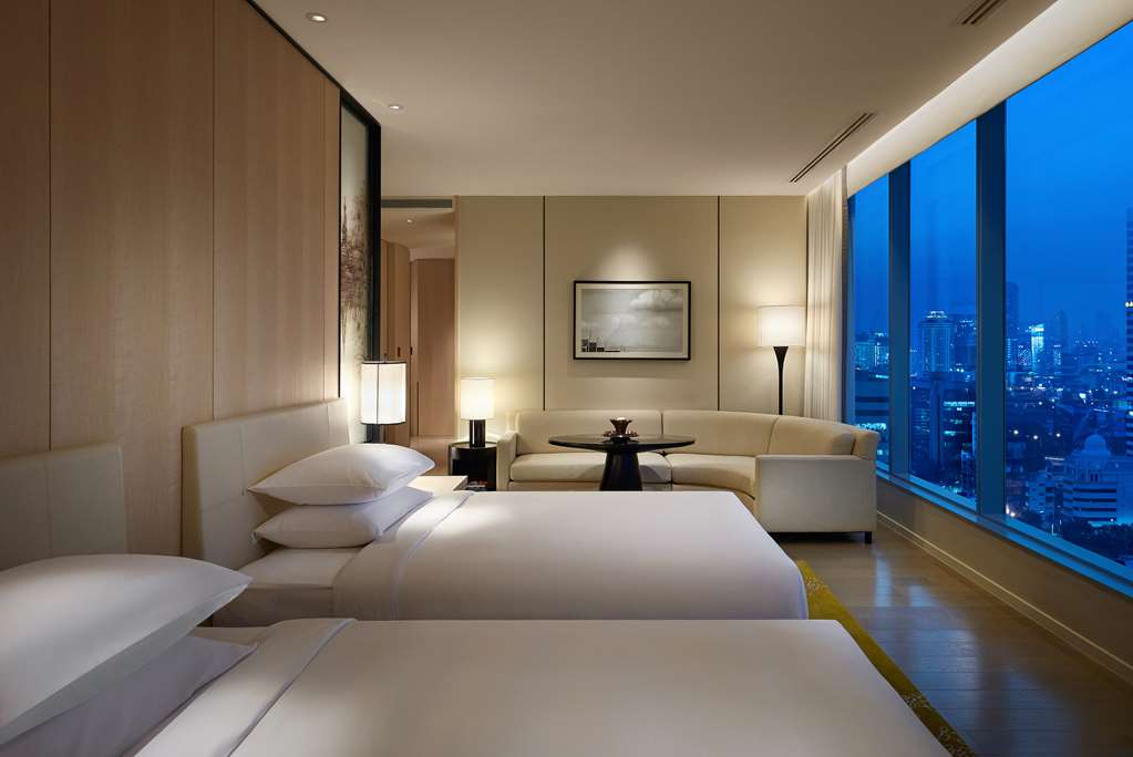 Park-Hyatt-Bangkok-P041-Park-Twin-Room.4x3.jpg,Park-Hyatt-Bangkok-P041-Park-Twin-Room.16x9.jpg