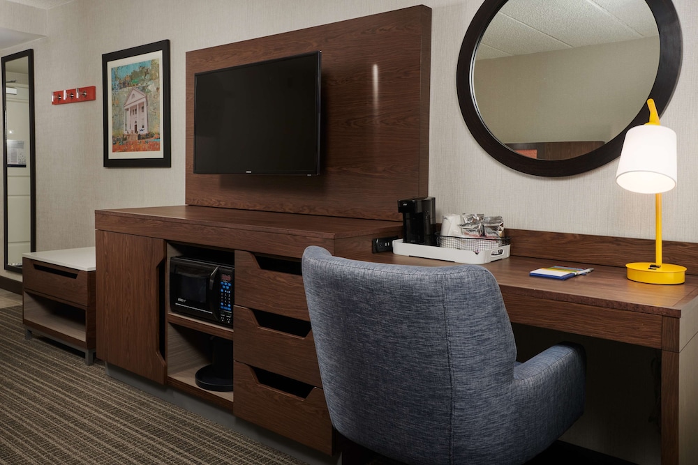 Hampton Inn Fairfax City - photo 25