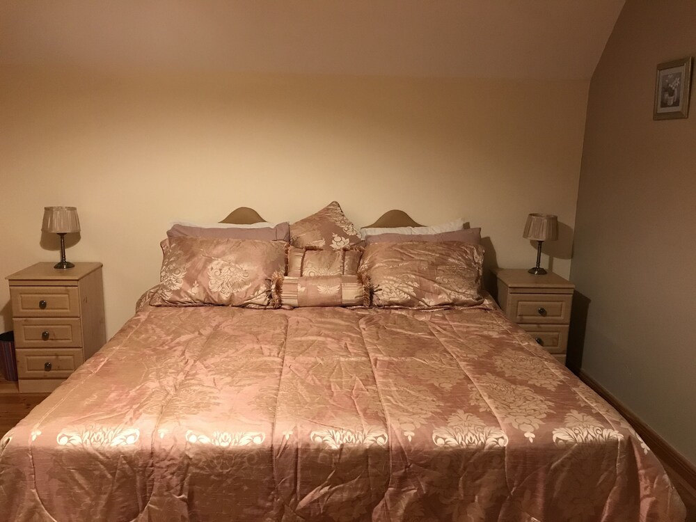 Dillon's Cottage — 4-Star Luxury Hotel in Navan, Republic of Ireland