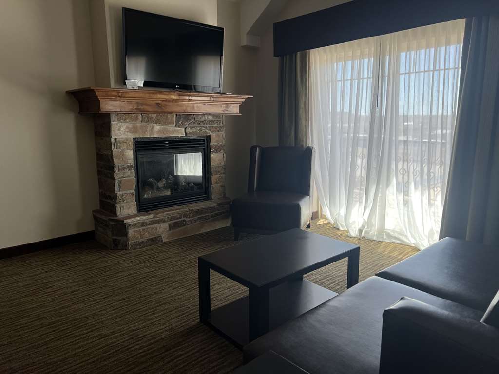 Best Western Plus Landmark Hotel - photo 15