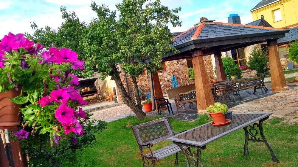 Hotel Rural Cornatel Médulas — hotel in Borrenes