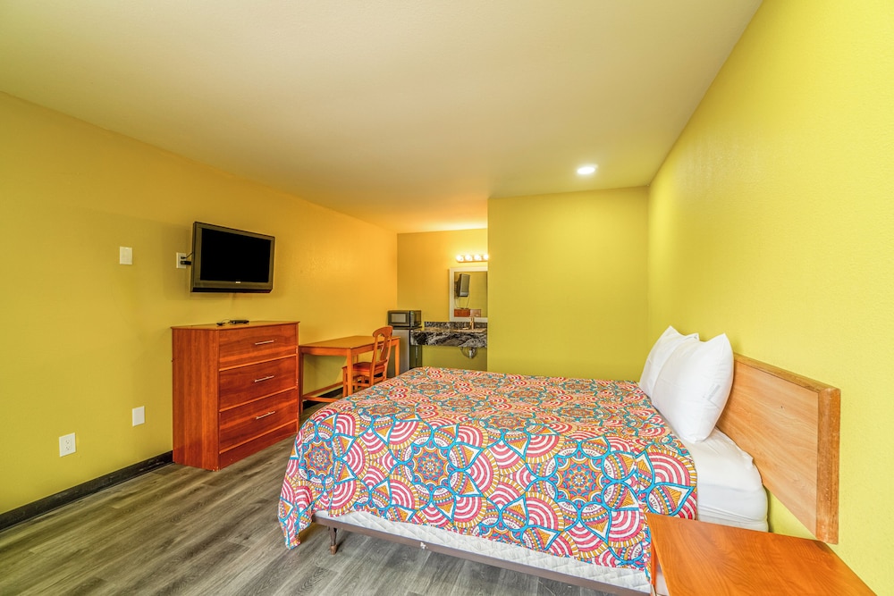 Regency Inn By OYO Rockdale TX - photo 12