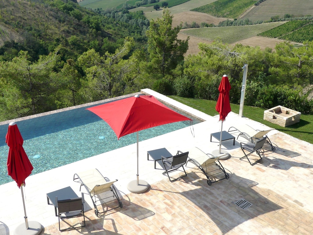 Relais Cocci Grifoni Panoramic Wine Resort — Offida