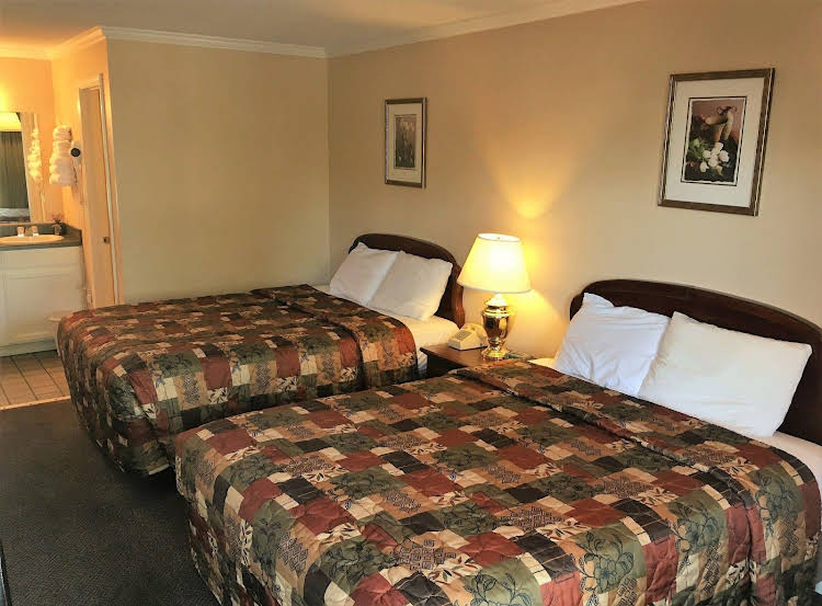 Oak Grove Inn - photo 23