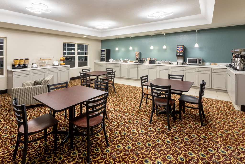 Baymont By Wyndham Waunakee — Waunakee
